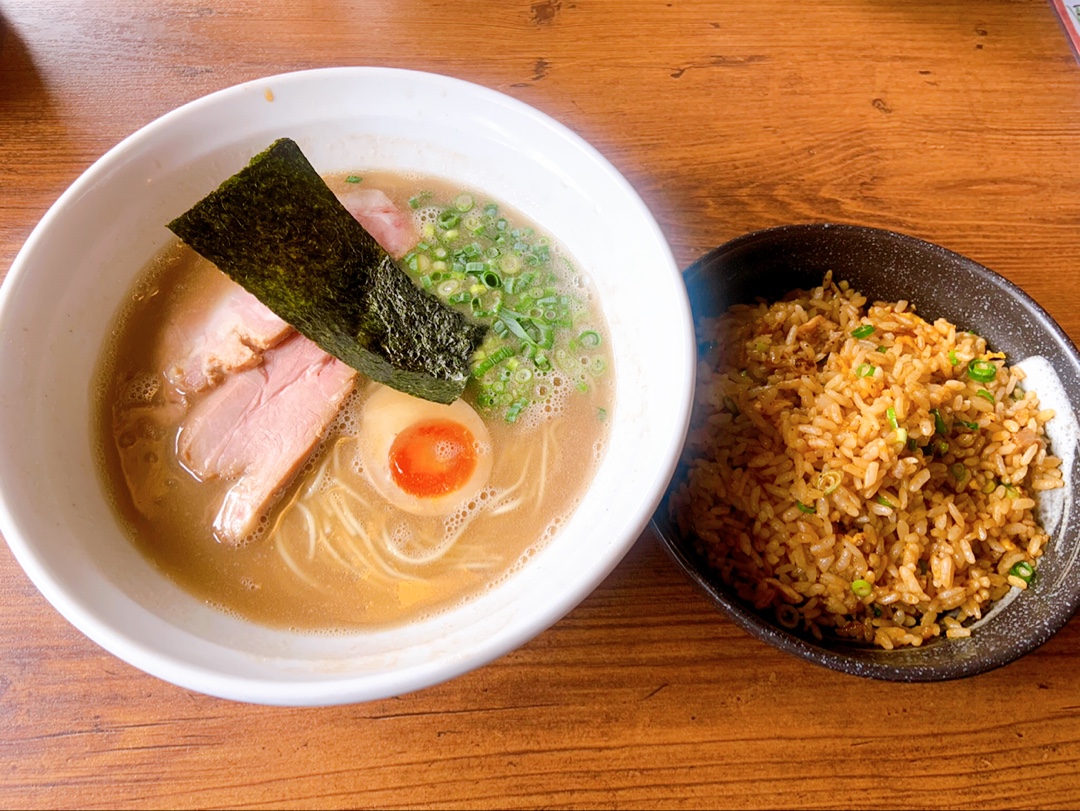 福岡ラーメン 味もホスピタリティもこだわり抜いた 濃厚でありつつ優しい無化調ラーメン かなで食堂 ふくおかナビ